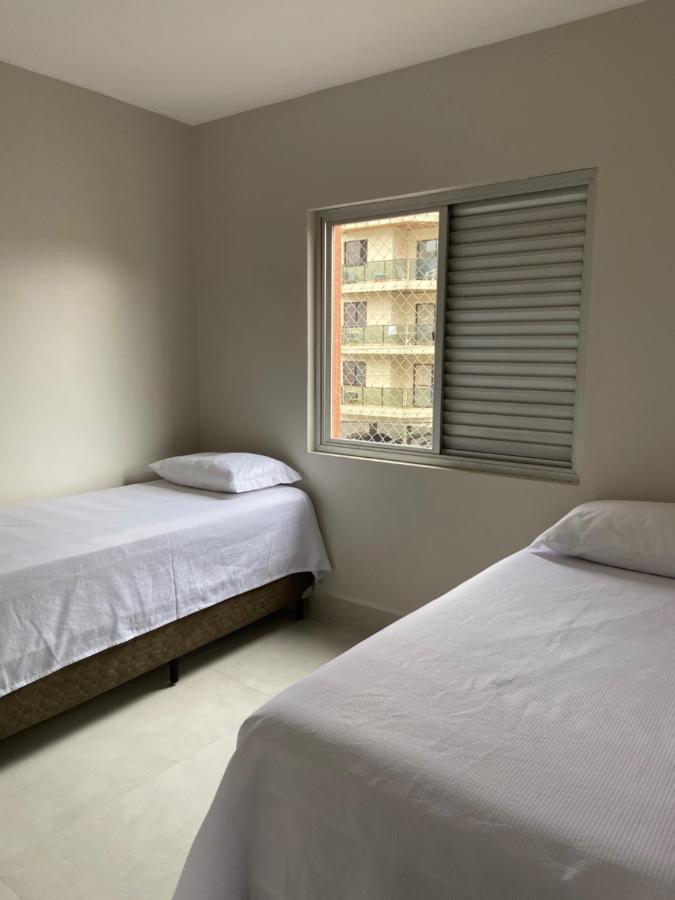 Apto Enseada 4 Quartos Com Wifi Apartment *